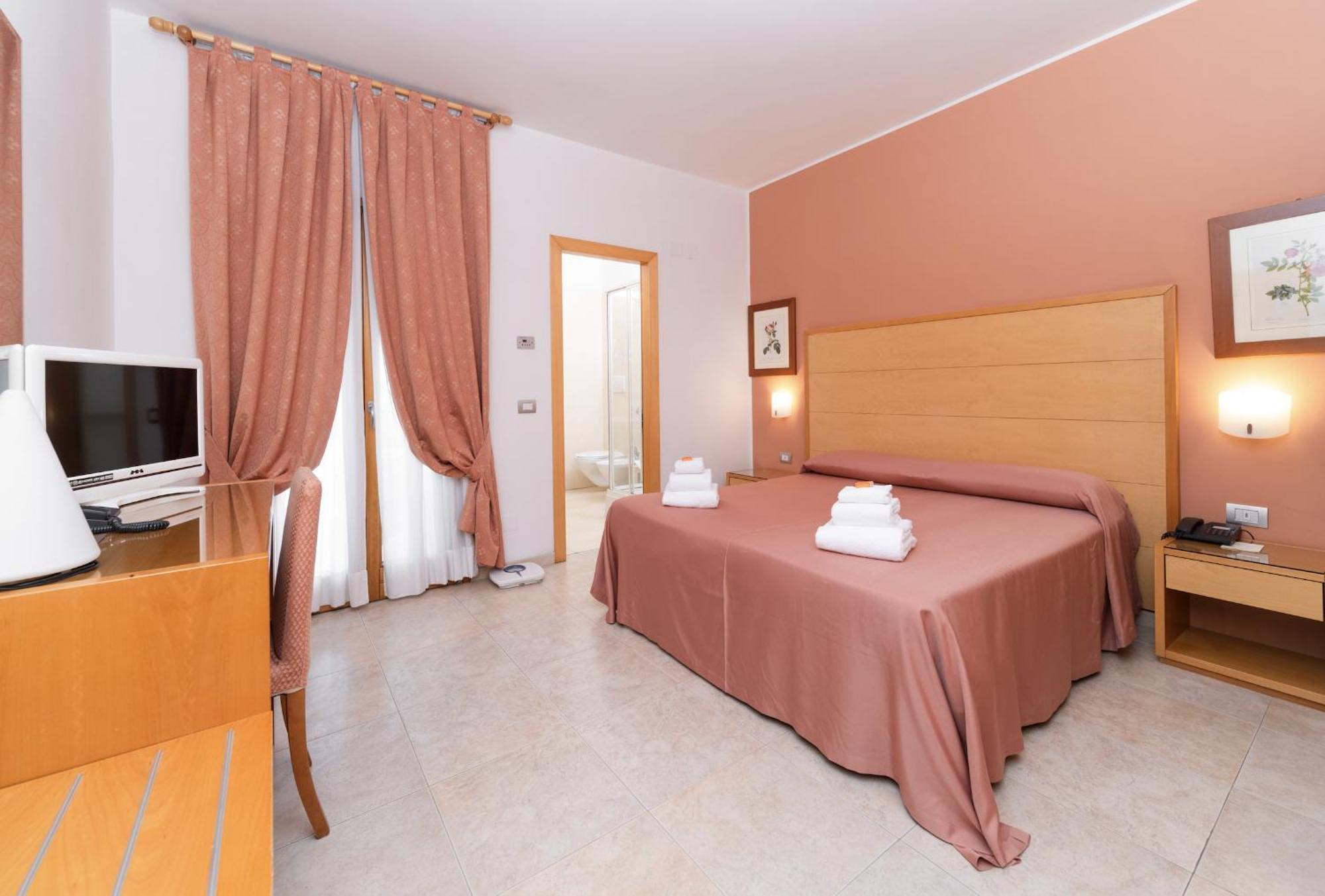 Hotel Degli Aranci Vieste Exterior foto